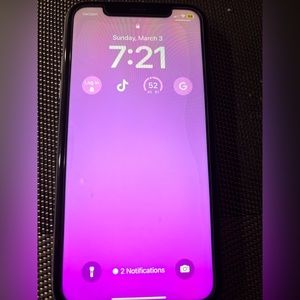 Apple iPhone 11- Purple:Lavender. Carrier: Verizon 64GB